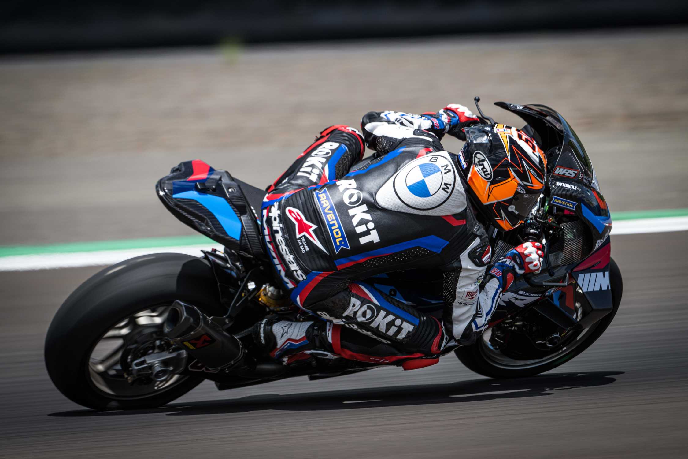 Start of the European season in WorldSBK: BMW Motorrad Motorsport travels  to the 'Cathedral of Speed'.