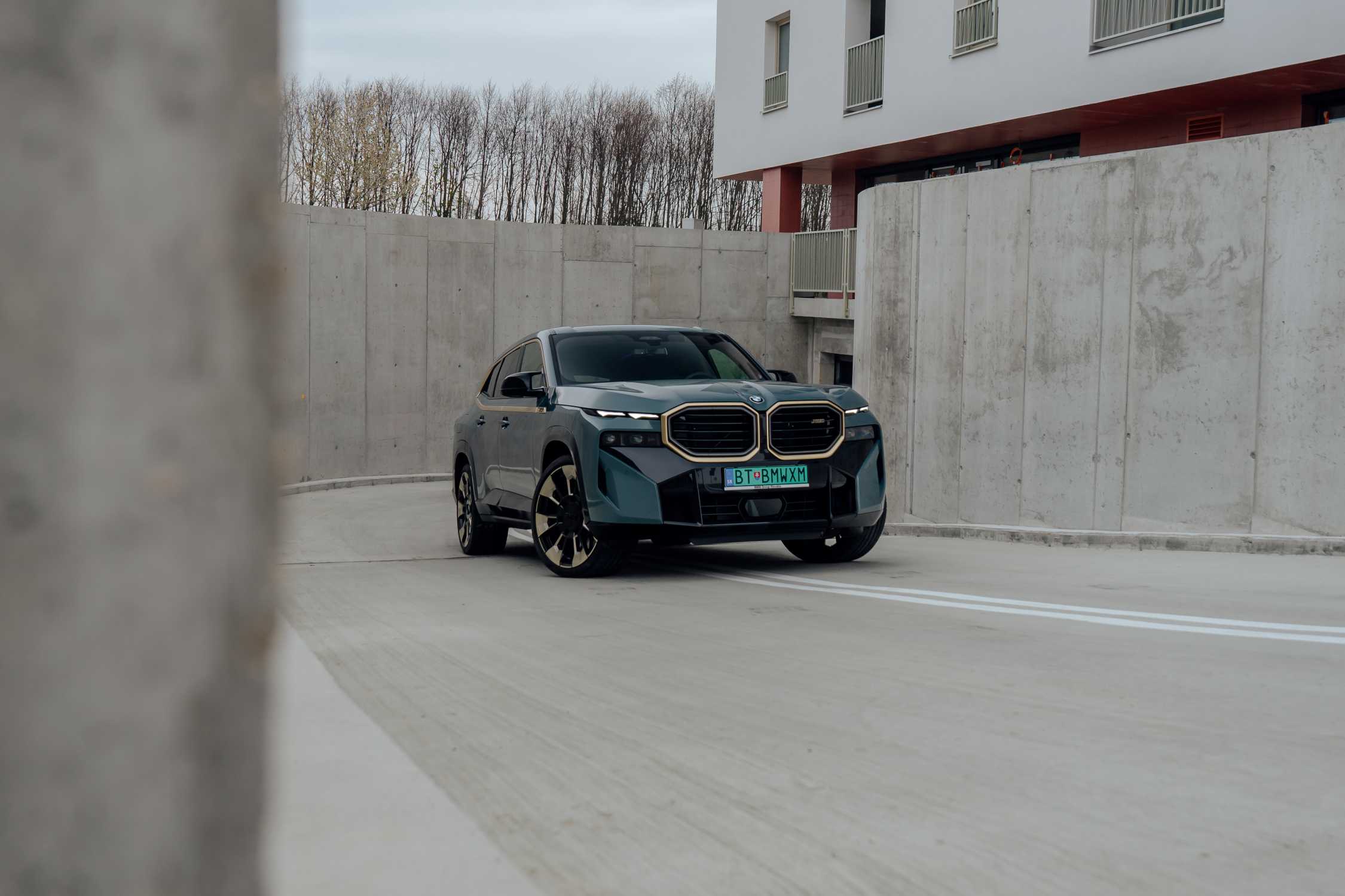 New BMW XM – Cape York Green - Slovakia (04/2023)