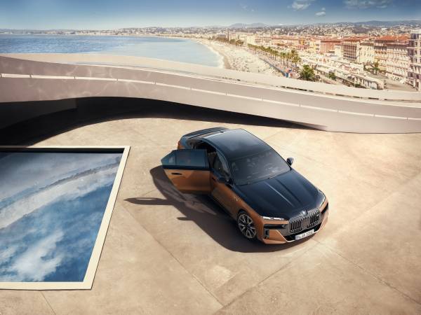 Apariencia individual y desempeño dinámico personalizado: Accesorios BMW M  Performance para el nuevo BMW Serie 5 Sedán y el nuevo BMW i5.