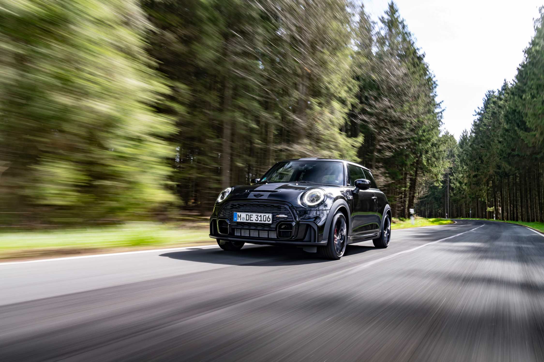 THE NEW MINI JOHN COOPER WORKS 1to6 EDITION.