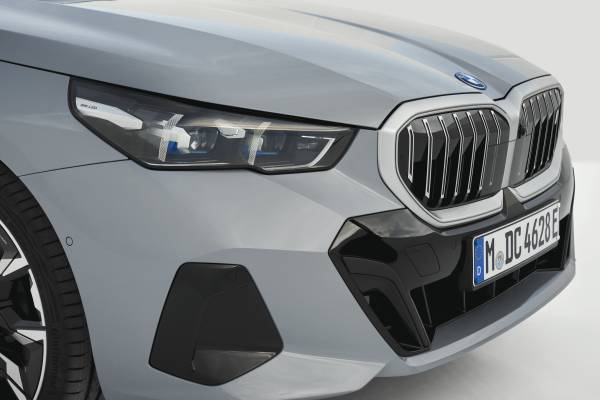 Der neue BMW Der neue i5 elektro eDrive40: Angebote, Aktionen,  Fahrzeugkonfigurator - STADAC - BMW und MINI 5x rund um Hamburg