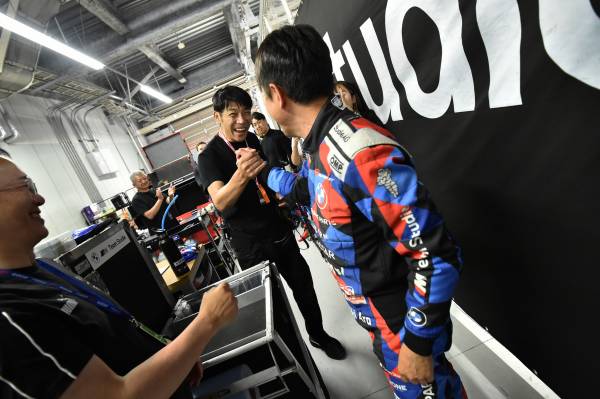 https://mediapool.bmwgroup.com/cache/P9/202306/P90508540/P90508540-suzuka-jpn-3-4-june-2023-japanese-super-gt-championship-bmw-m-team-studie-bmw-m4-gt3-bob-suzuki-600px.jpg