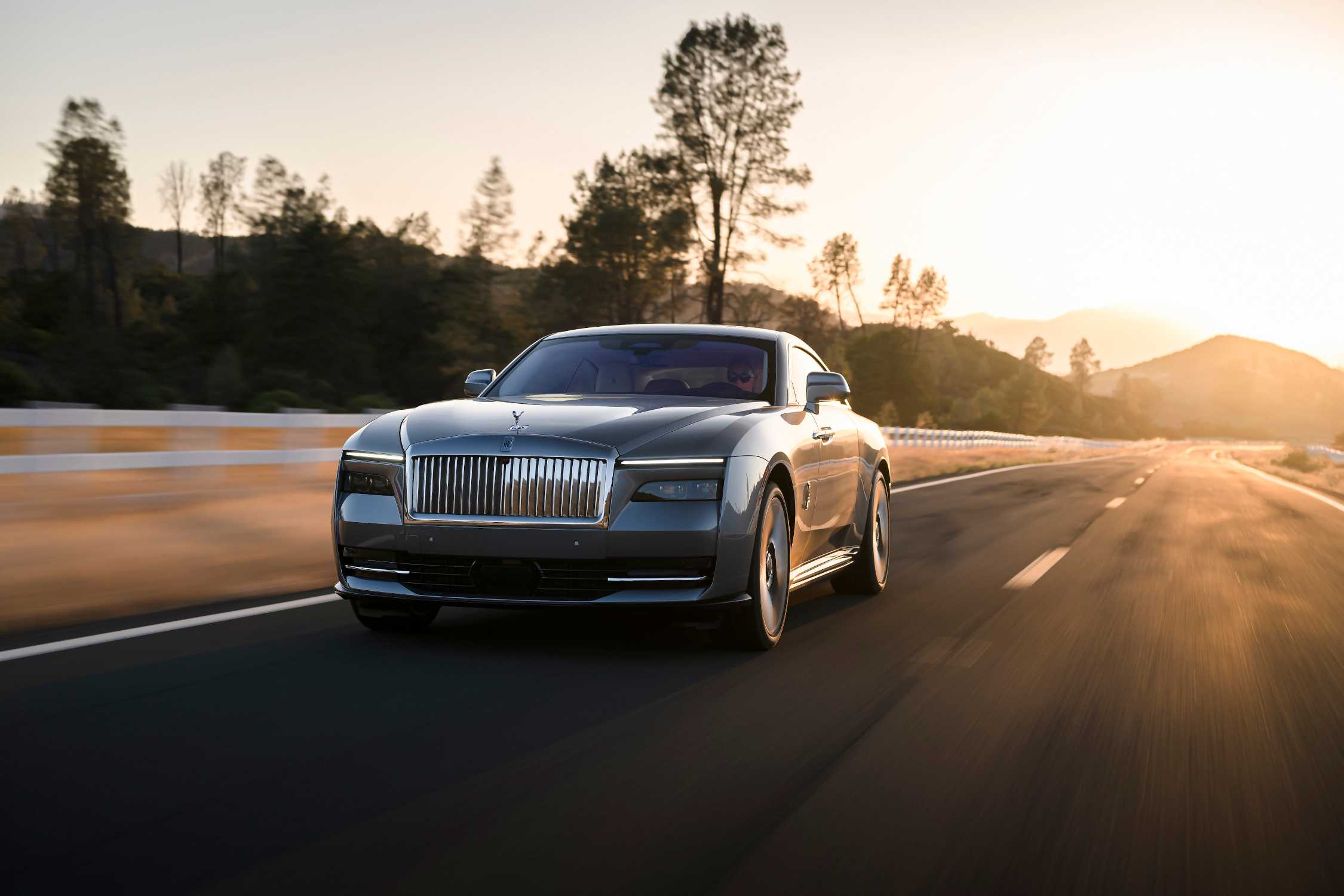 2023 Rolls-Royce Phantom Engine & Performance Specs