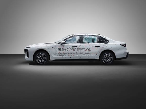 The first-ever BMW i7 Protection, the new BMW 7 Series Protection.