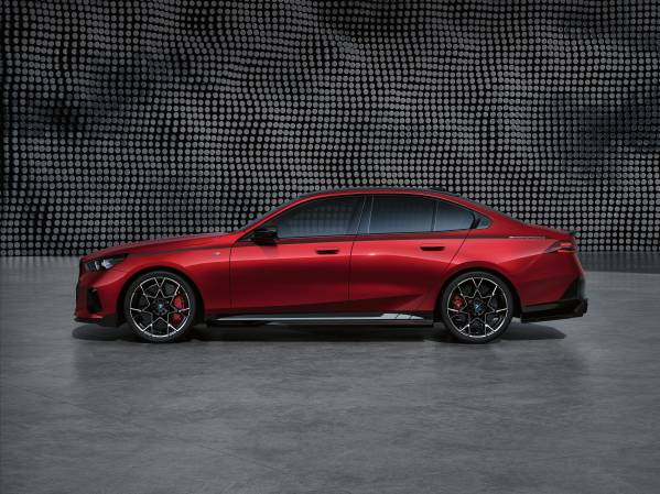 Individual appearance and customized dynamic performance: BMW M