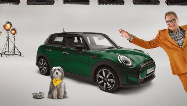 MINI ANNOUNCES ALAN CARR AS FACE OF ITS PARTNERSHIP WITH DOGS TRUST.