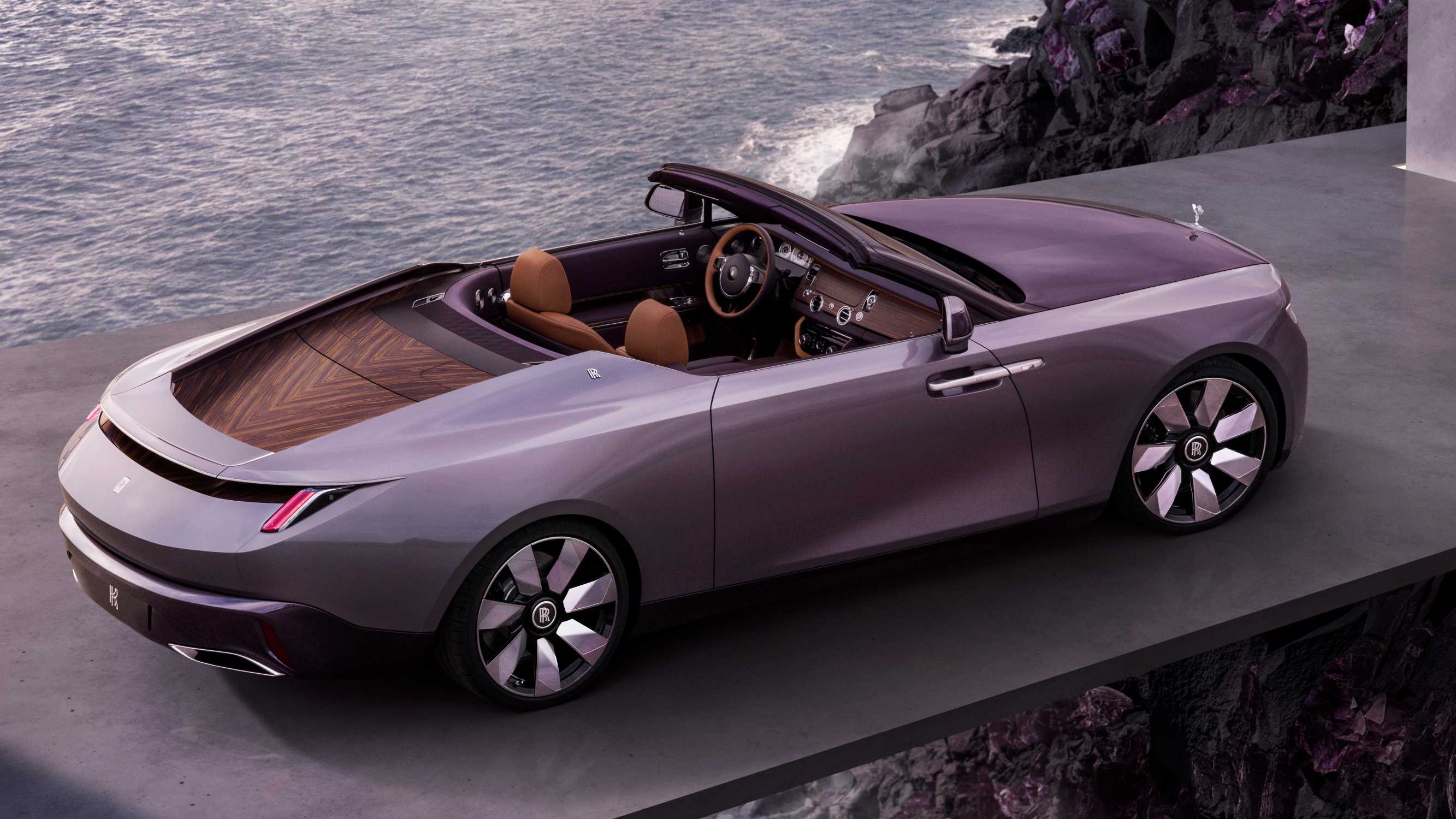 ROLLS ROYCE UNVEILS AMETHYST DROPTAIL AN EXPRESSION OF PURITY CLARITY 