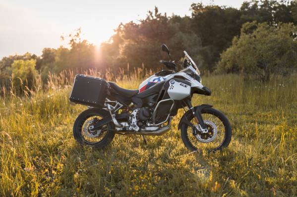 BMW Motorrad presents the new BMW F 900 GS, F 900 GS Adventure and