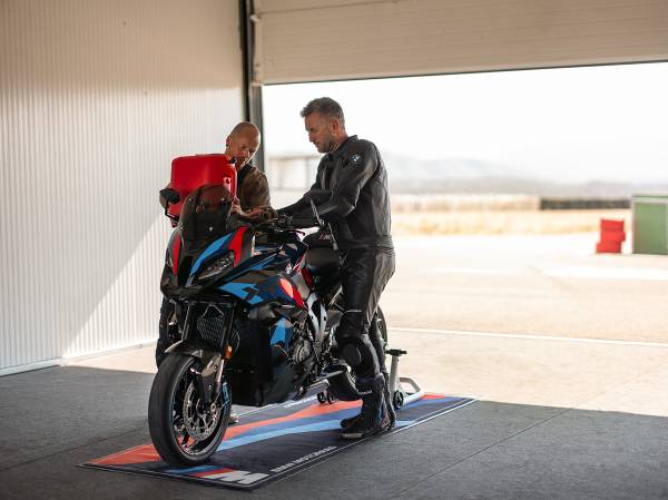 BMW Motorrad unveils 2024 M 1000 XR and S 1000 XR