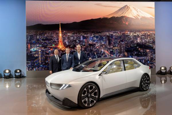 BMW auf der Japan Mobility Show 2023.