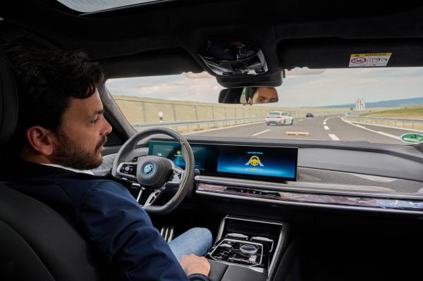BMW 7 Series's Hands-Free Level 2+ Driving Powered By Here