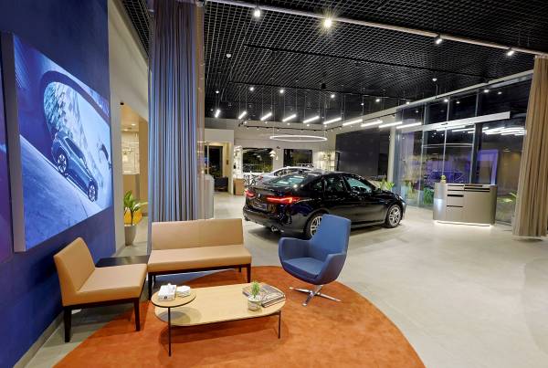 BMW Customer Experience like never before: BMW Urban Retail Store debuts in  India.