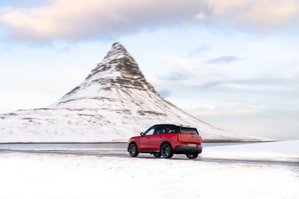 The new MINI Countryman S ALL4 in JCW Trim.