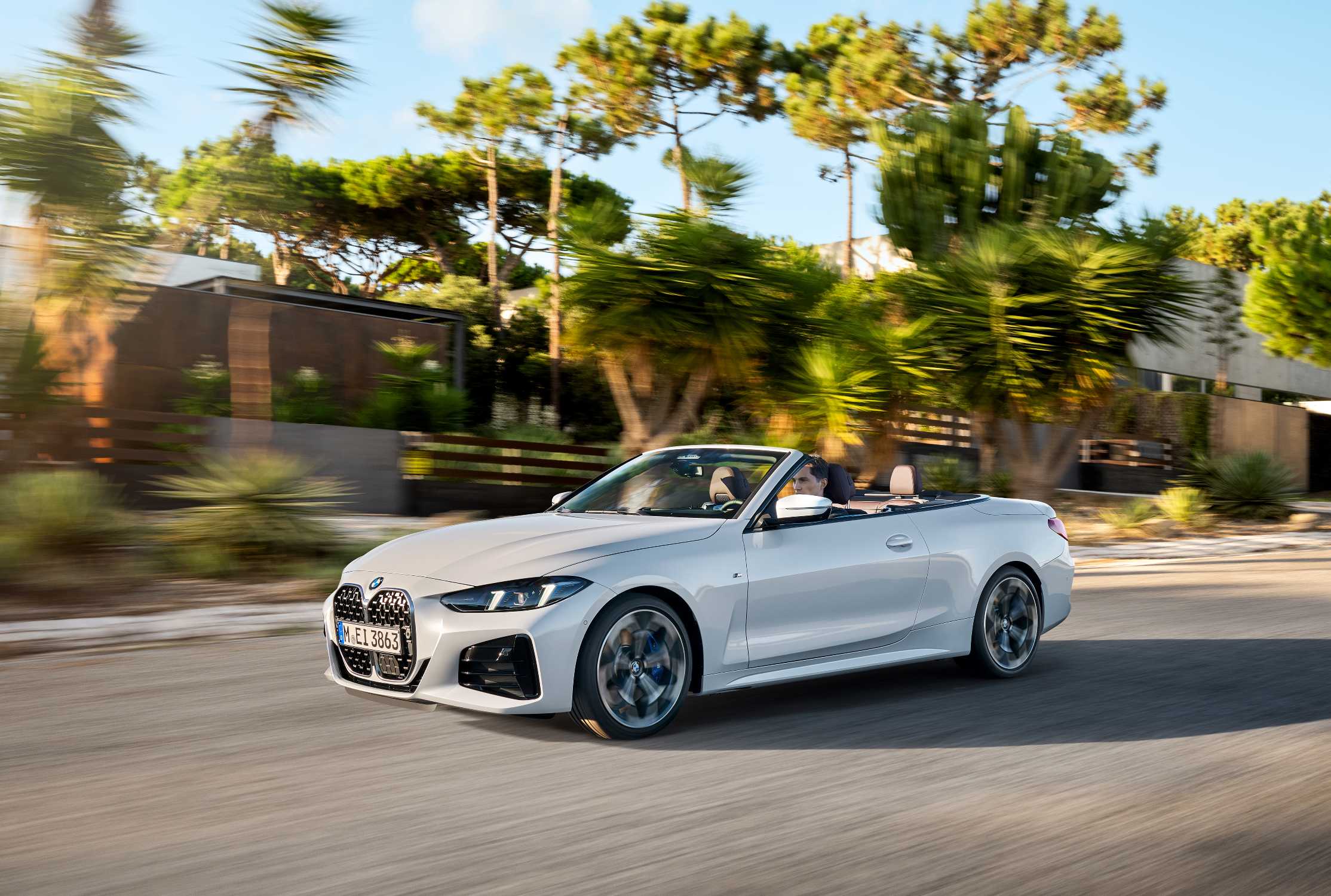 The new 2025 BMW 4 Series Coupe and Convertible