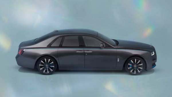 Draw a rolls royce phantom viii in plain 2d line sketch in full view with  white background. the drawing should have intricate details and should be  ready for coloring to kids on