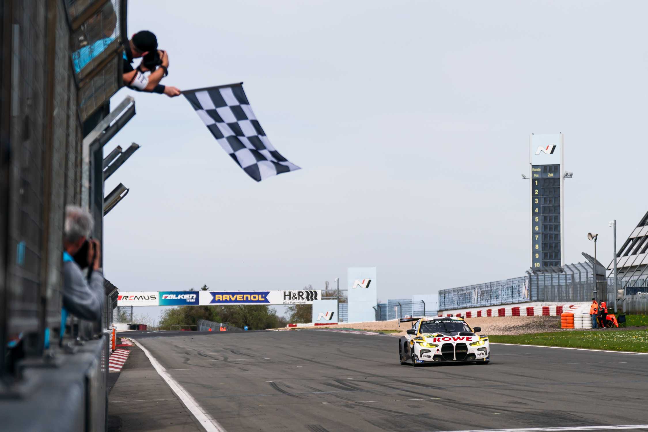 ROWE Racing finishes 24h Nürburgring Qualifiers on the podium – Three BMW M4 GT3s in the top six.