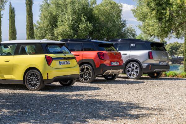 P90546391-the-new-mini-family-
