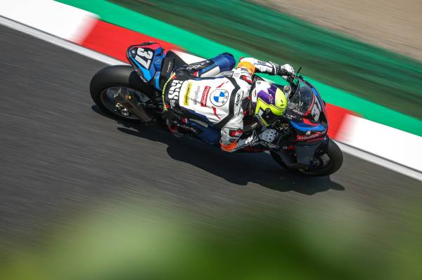 P5 for the BMW Motorrad World Endurance Team and Superstock 1-2 victory:  BMW Motorrad Motorsport achieves best ever result at the FIM EWC Suzuka 8  Hours.