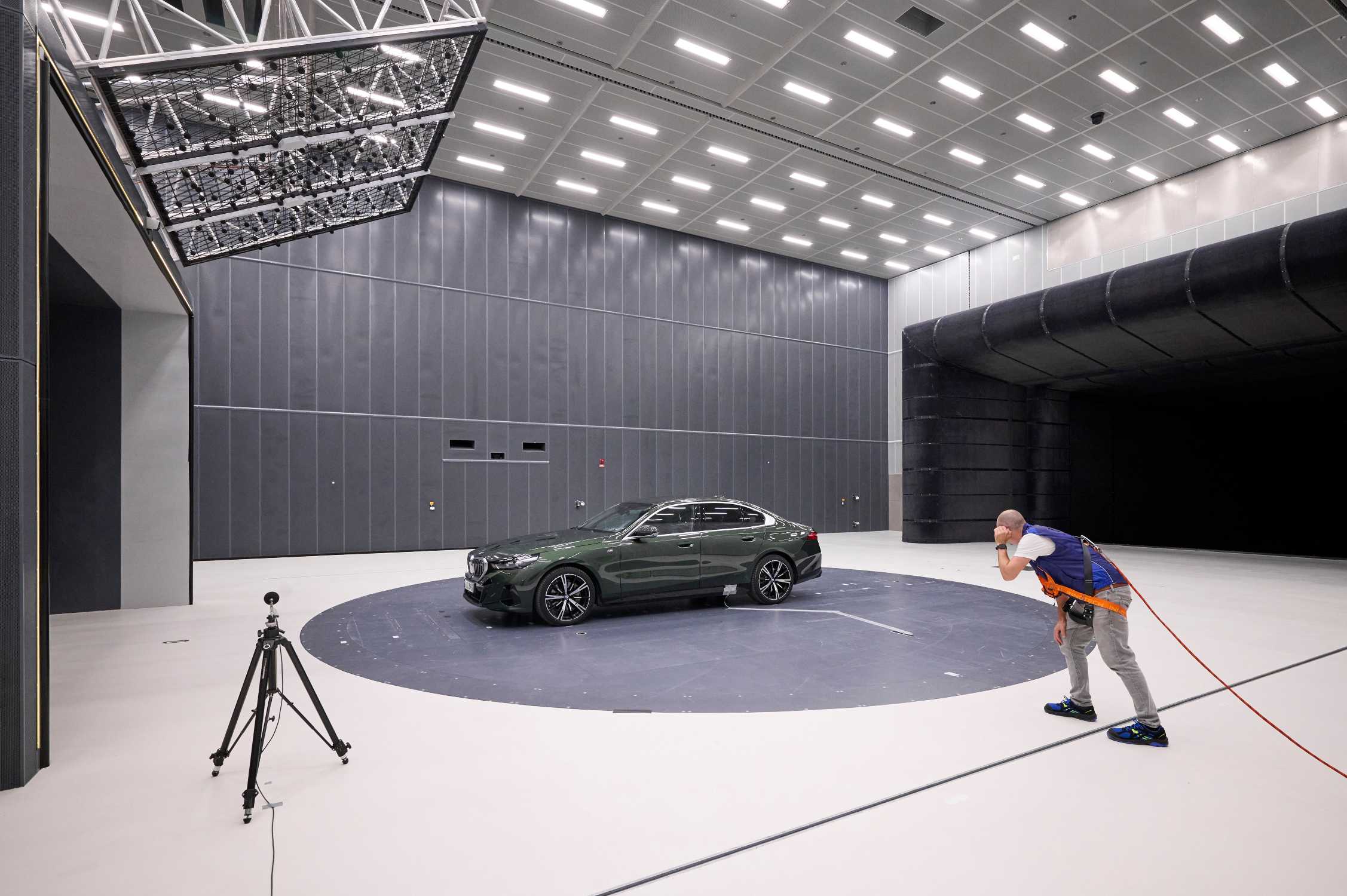 Measurements in the new Aeroacoustics Wind Tunnel of the BMW Group (11/2024)