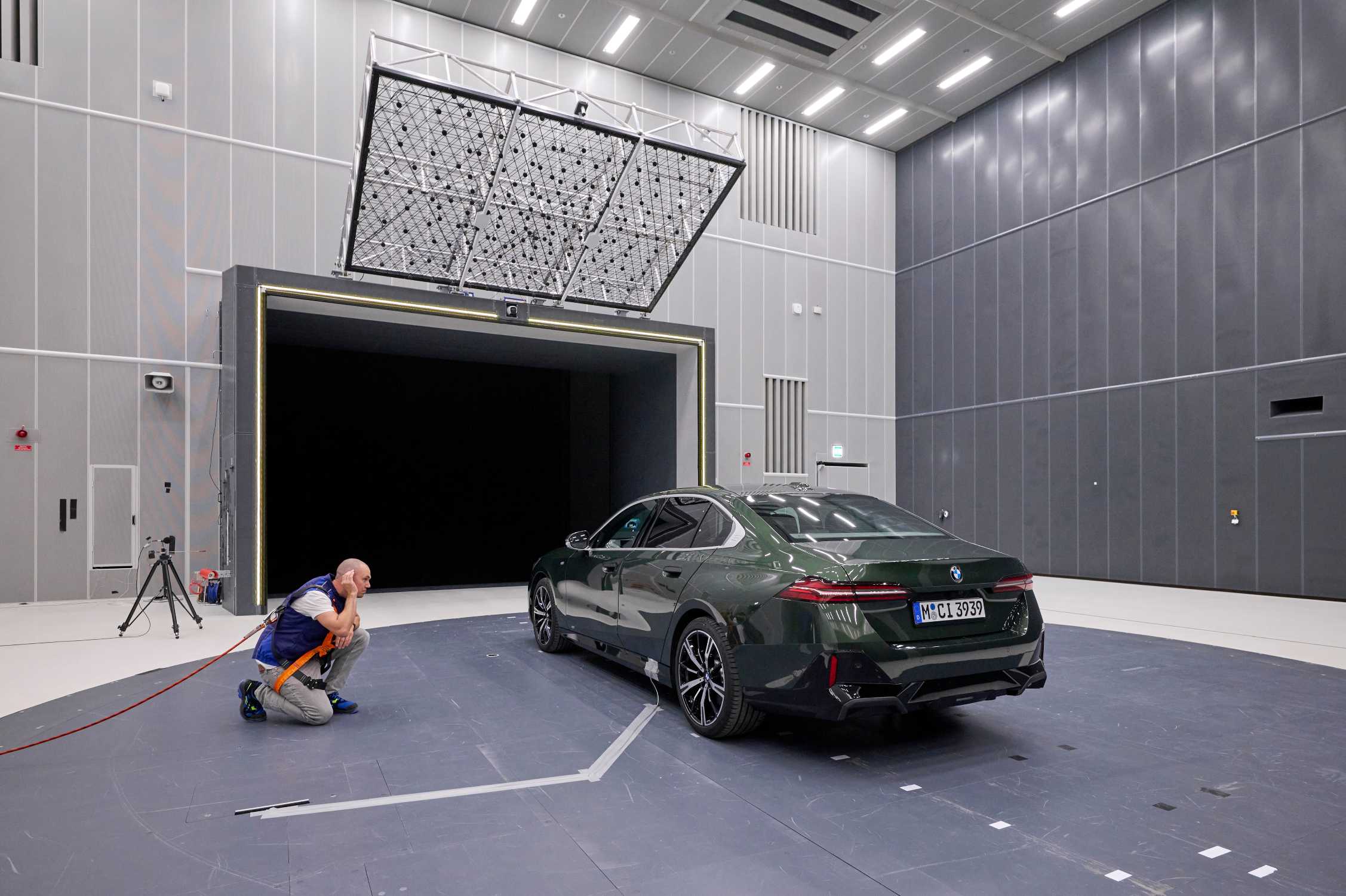 Measurements in the new Aeroacoustics Wind Tunnel of the BMW Group (11/2024)