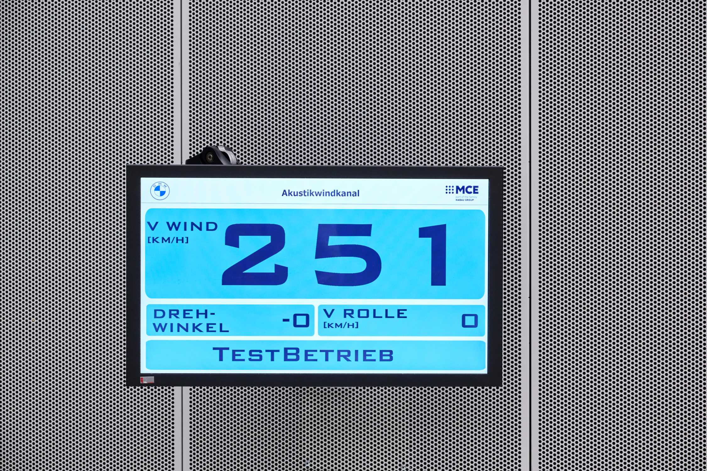 Measurements in the new Aeroacoustics Wind Tunnel of the BMW Group (11/2024)