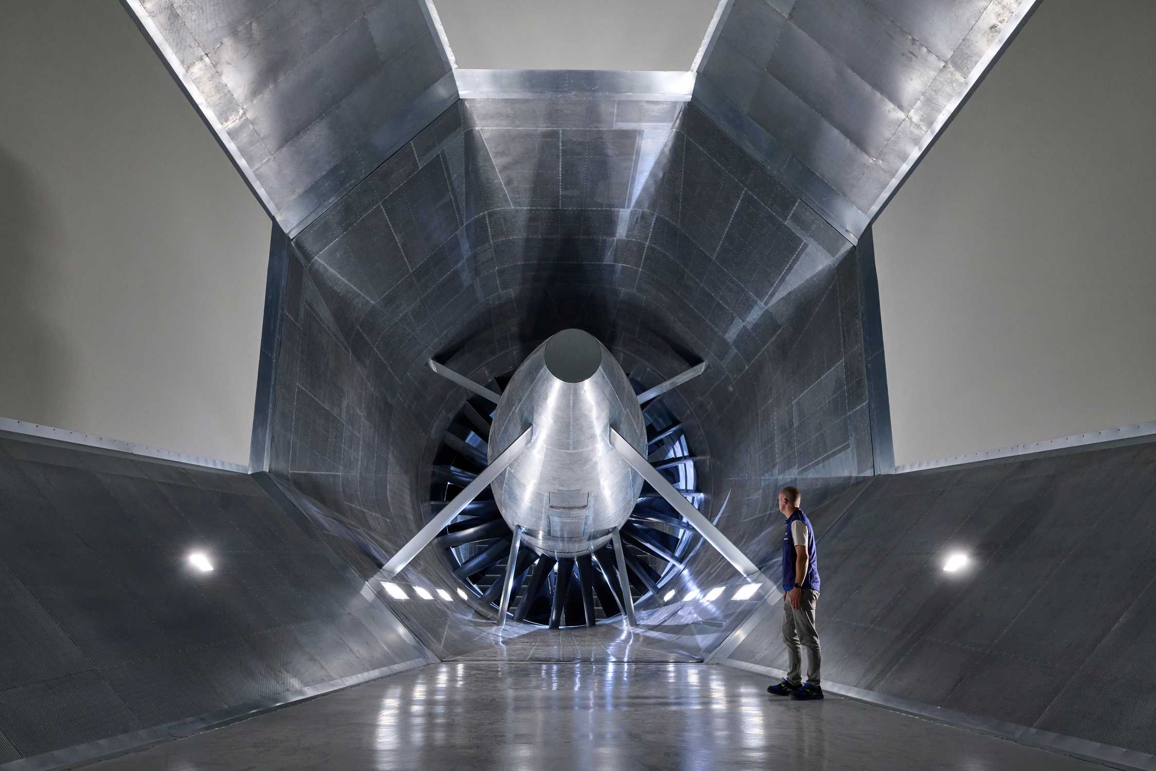 Fans in the new Aeroacoustics Wind Tunnel of the BMW Group (11/2024)