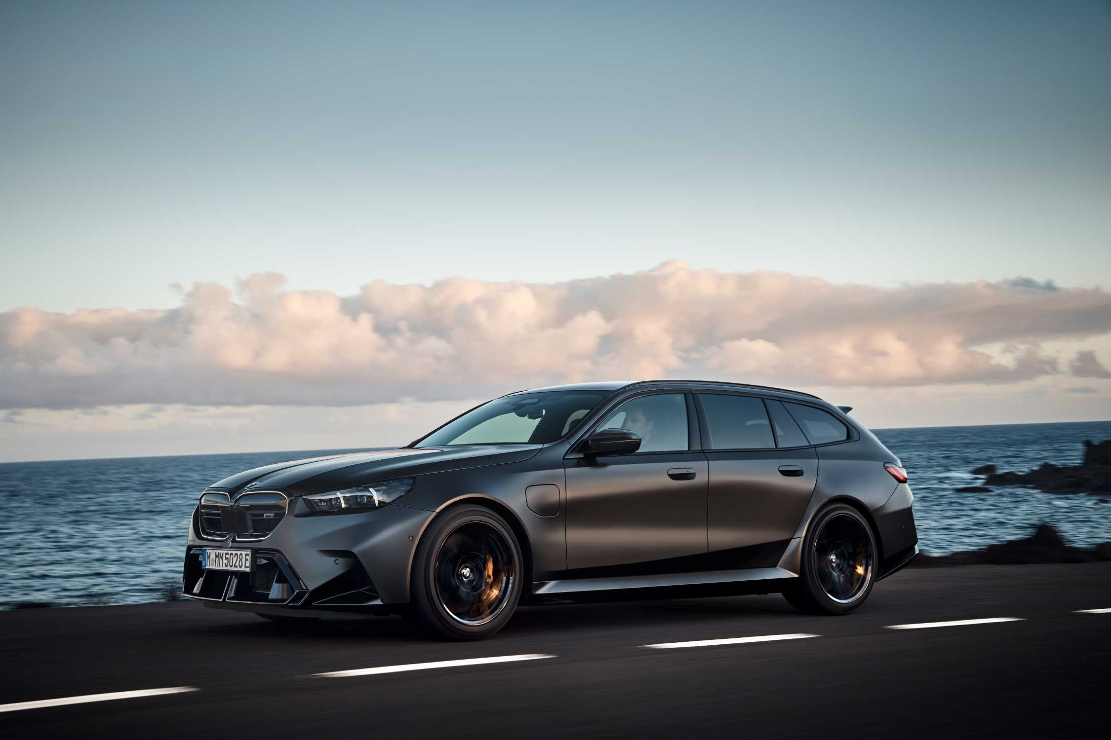 Save The Wagons: BMW apresenta o novo BMW M5 Touring nos EUA