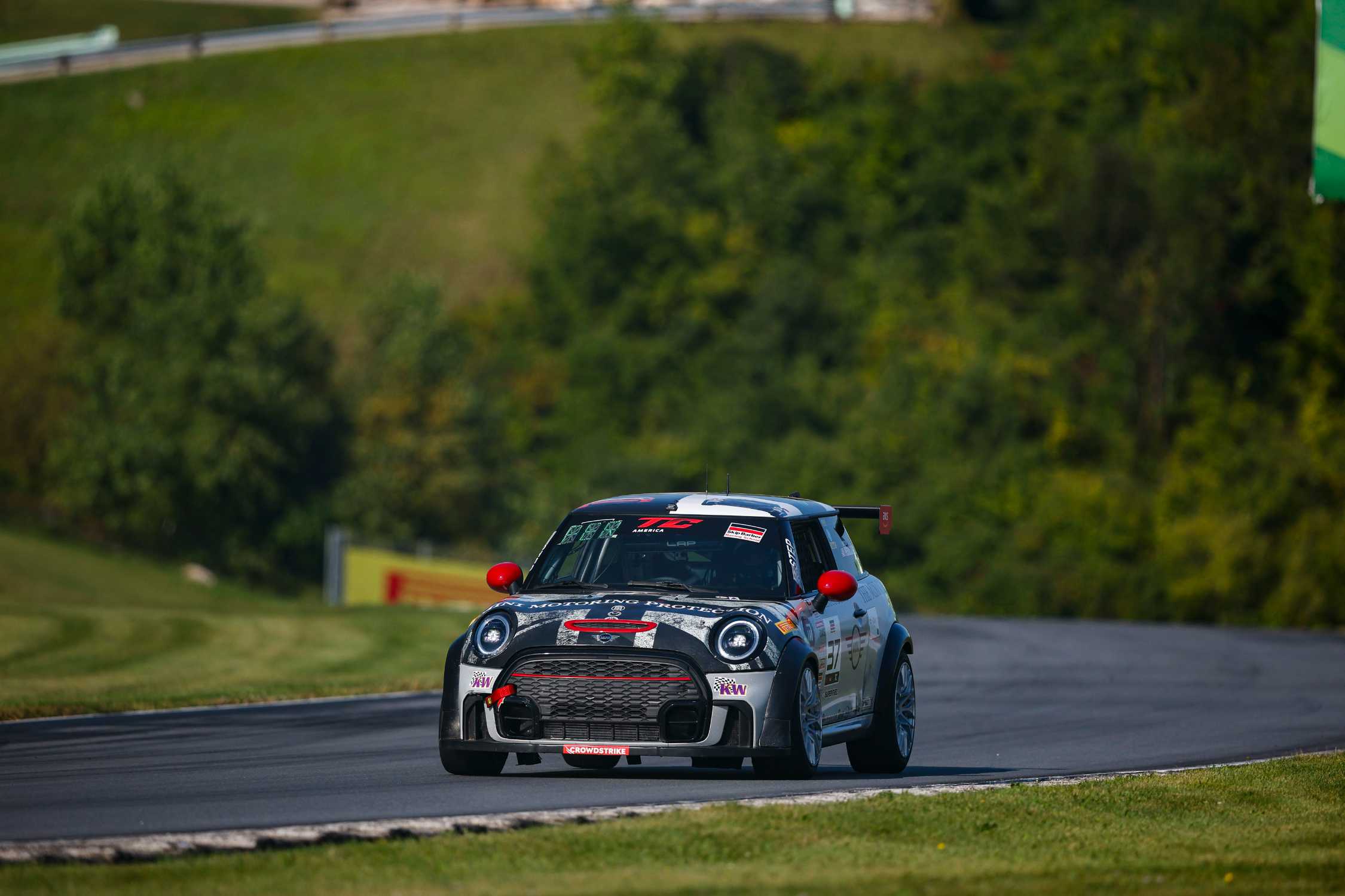 MINI USA AND THE MINI JOHN COOPER WORKS RACE TEAM GO TO ROAD AMERICA AFTER SUCCESSFUL RACE RUN AT VIR