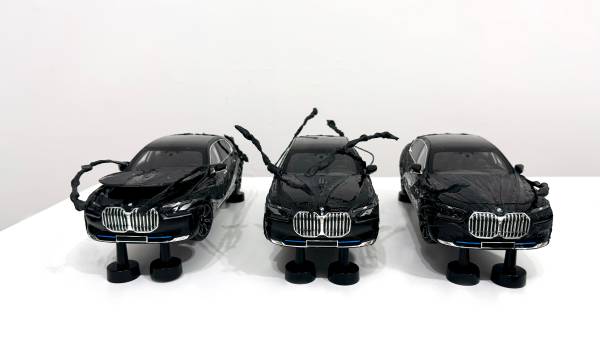 Limited BMW i7 miniature edition by Heemin Chung, presented at