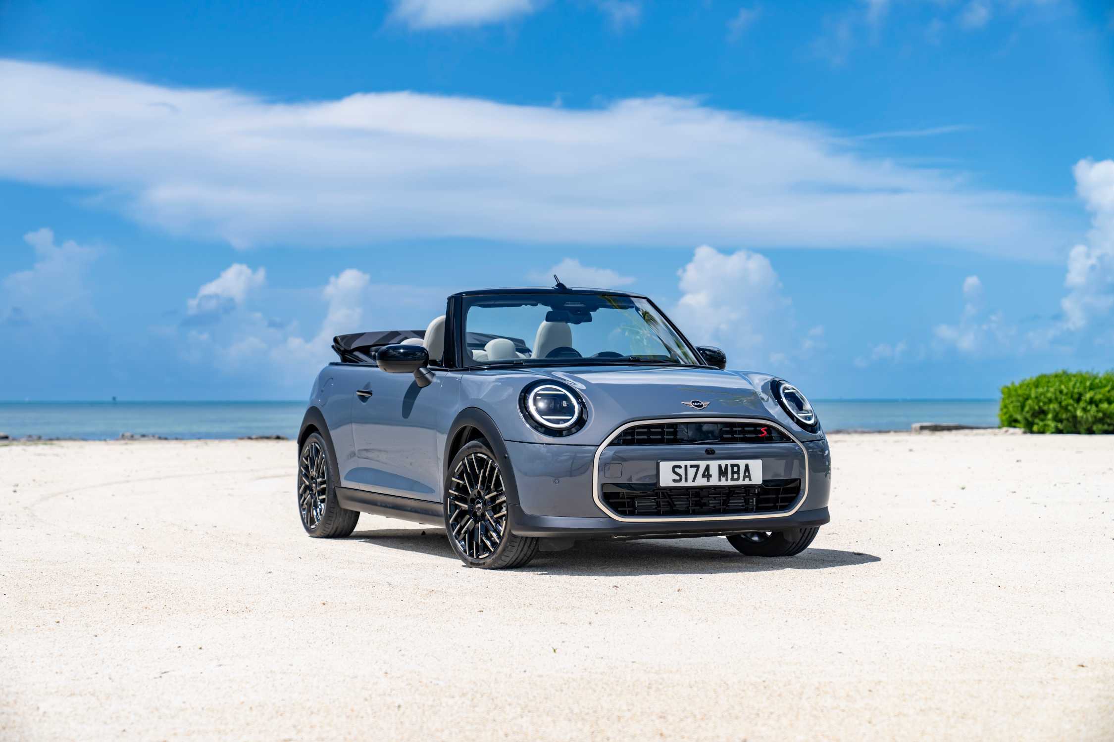 MINI Cooper Convertible S (10/2024).