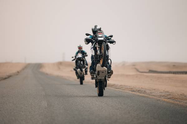 Dag 5 van de BMW Motorrad International GS Trophy 2024 Namibië: De terugkeer naar de dorre omhelzing van de Namibwoestijn