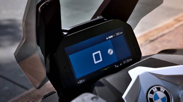 BMW Motorrad presents the new BMW C 400 GT and BMW C 400 X.