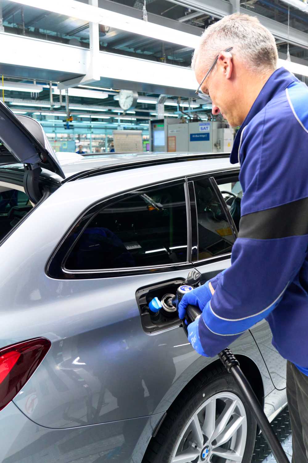 First filling at the plant with HVO 100. Plant Manager Peter Weber at the BMW Group Plant Munich. December 2024