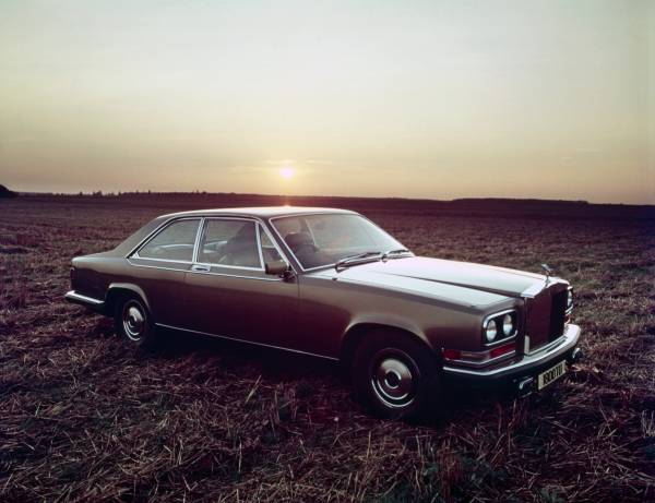 ROLLS-ROYCE CAMARGUE