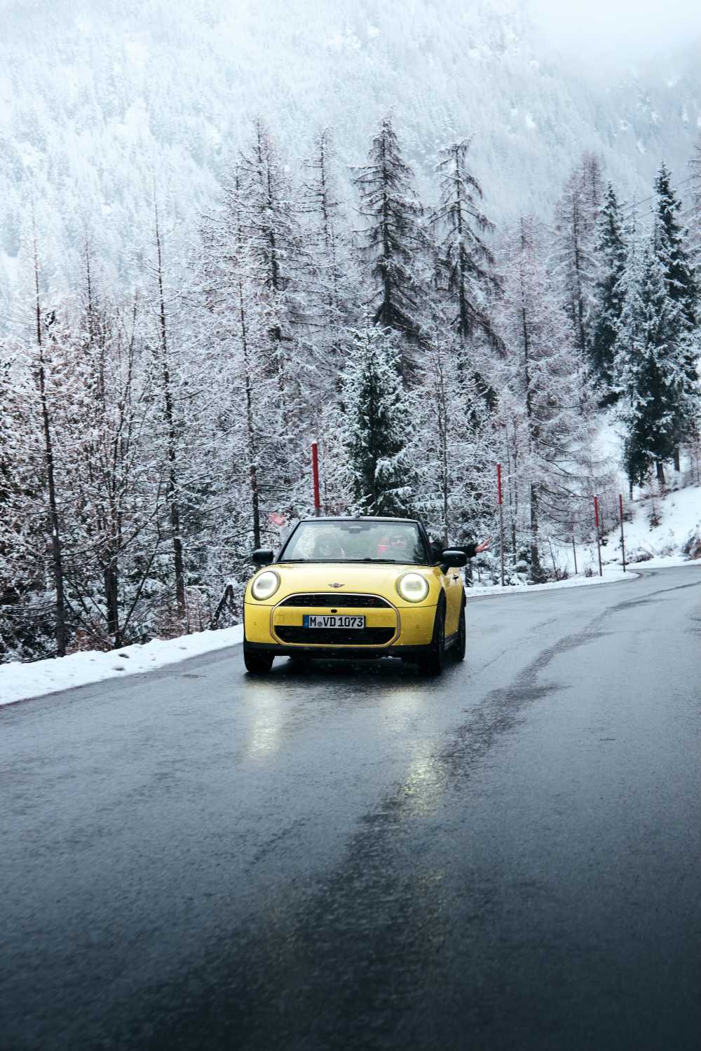 MINI Cooper Cabrio S in winter (12/2024).