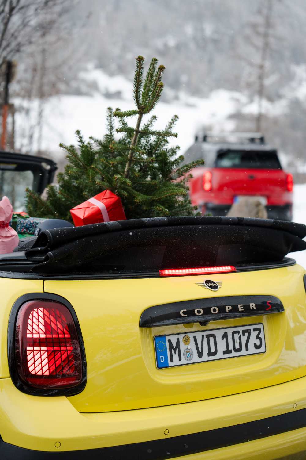 MINI Cooper Cabrio S in winter (12/2024).