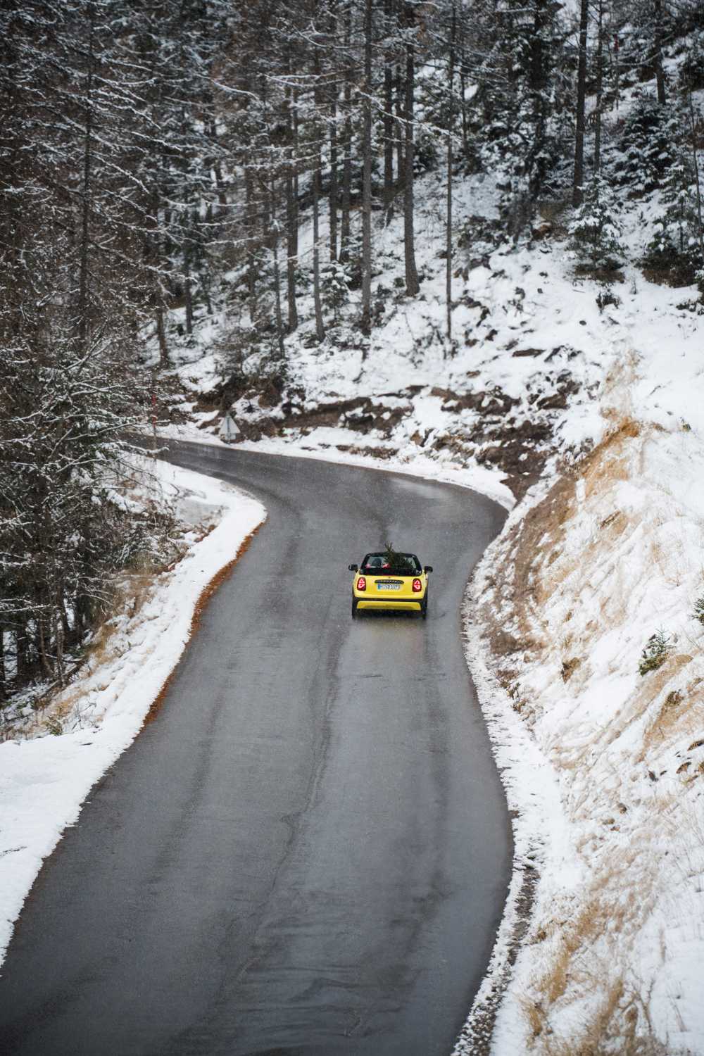 MINI Cooper Cabrio S in winter (12/2024).