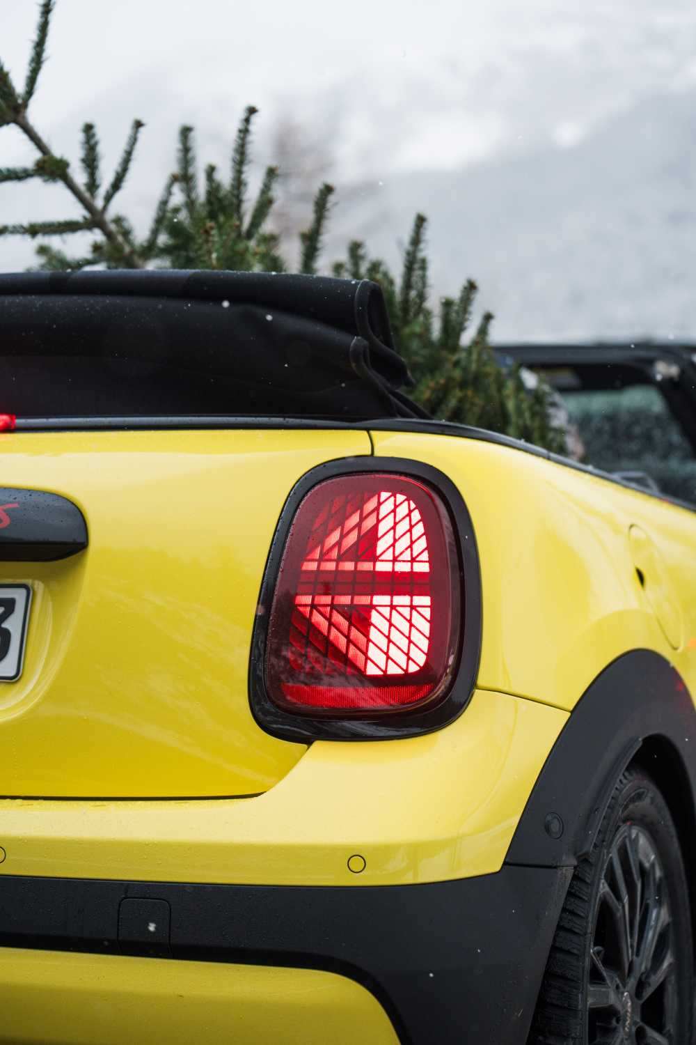 MINI Cooper Cabrio S in winter (12/2024).