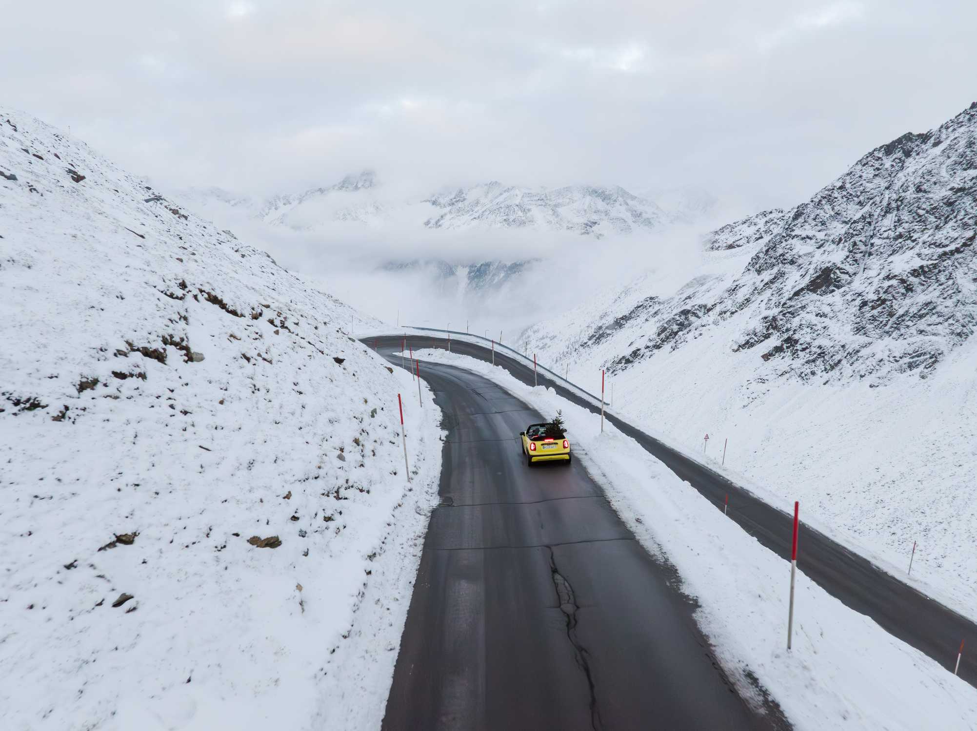 MINI Cooper Cabrio S in winter (12/2024).