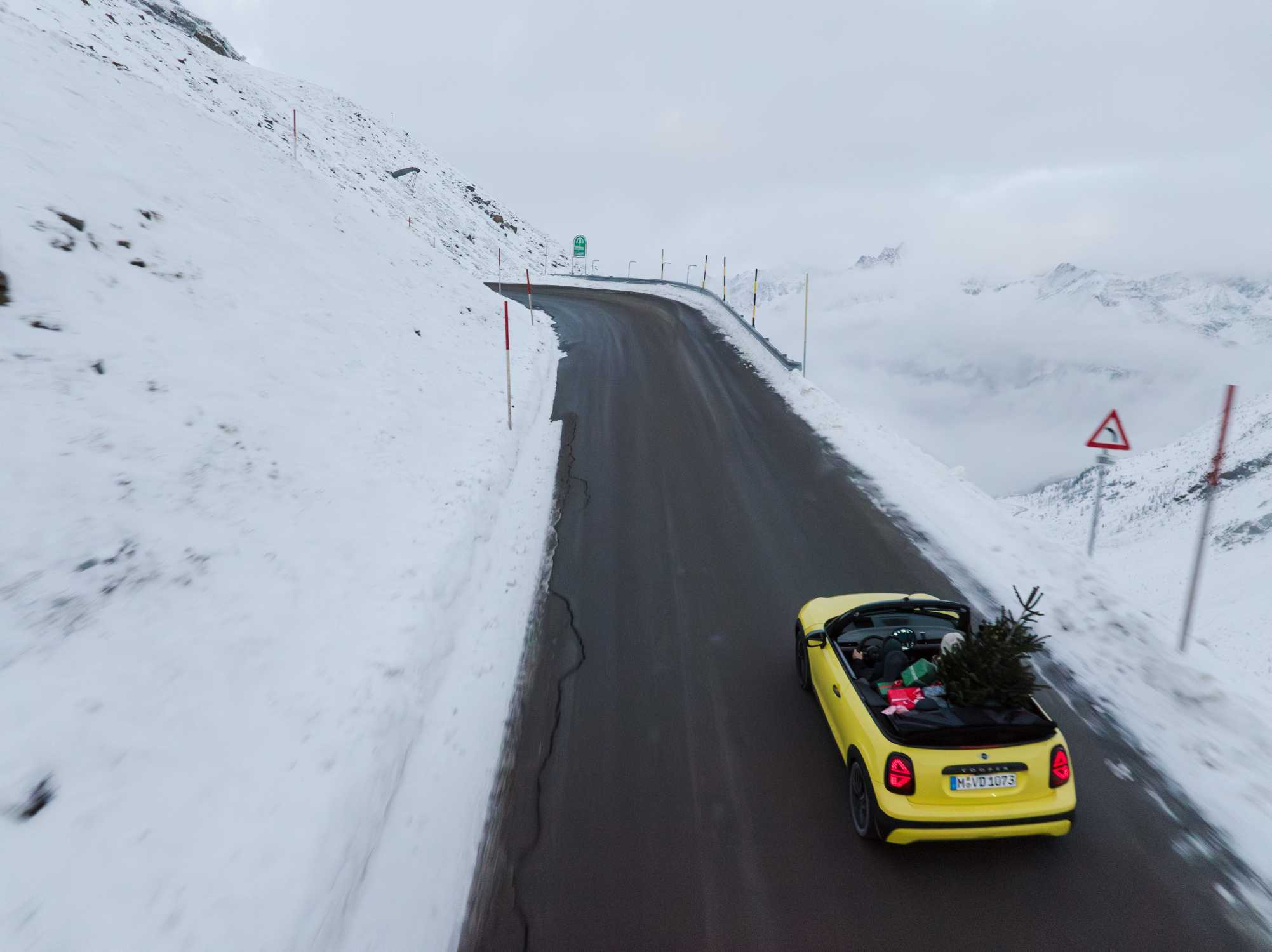 MINI Cooper Cabrio S in winter (12/2024).