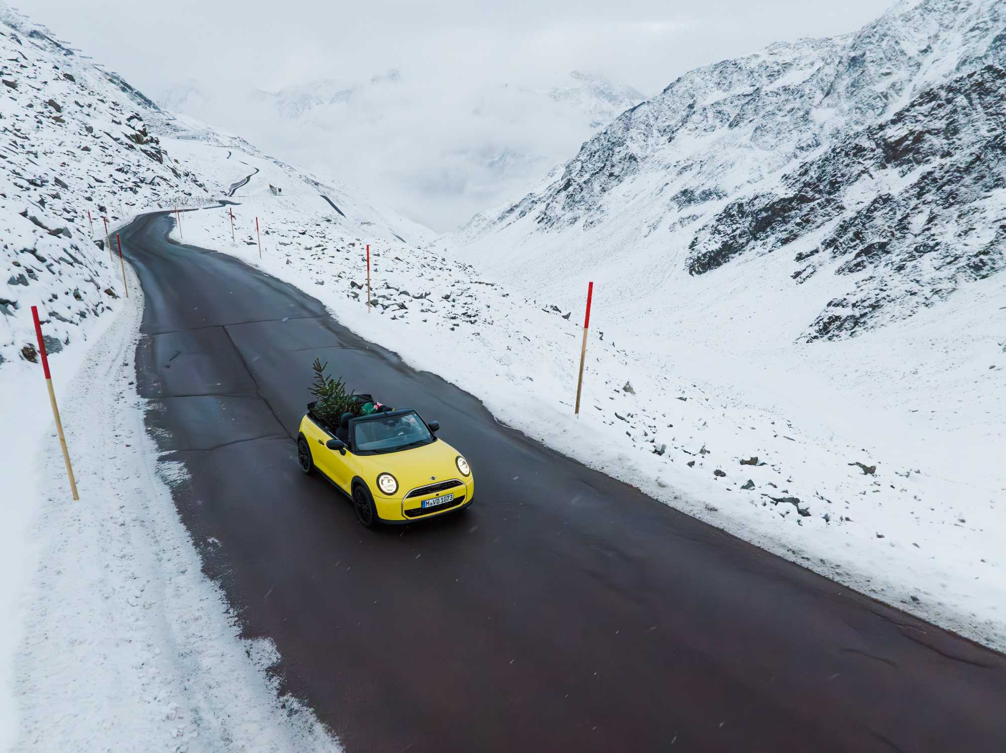 MINI Cooper Cabrio S in winter (12/2024).