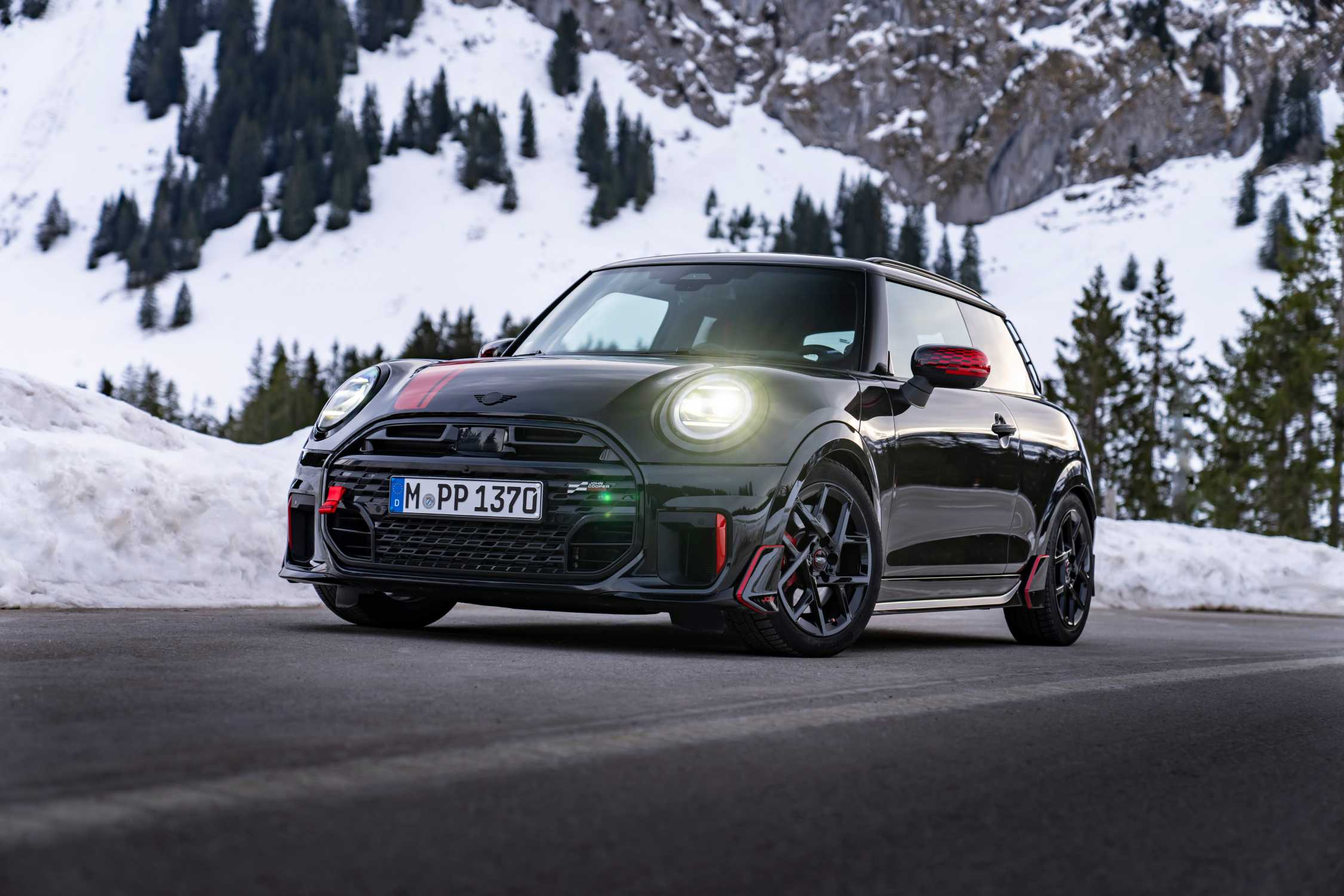 MINI Cooper John Cooper Works 01 2025 MINI Cooper John Cooper Works 01 2025