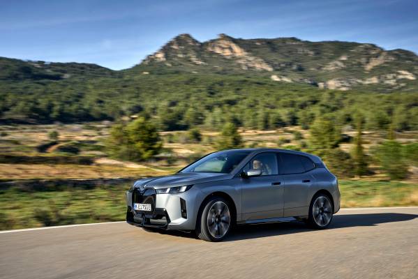 The new iX xDrive60 - Frozen Pure Grey metallic. (03/2025)