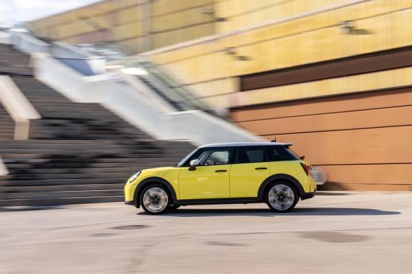 MINI Cooper S 5-Door (03/2025).