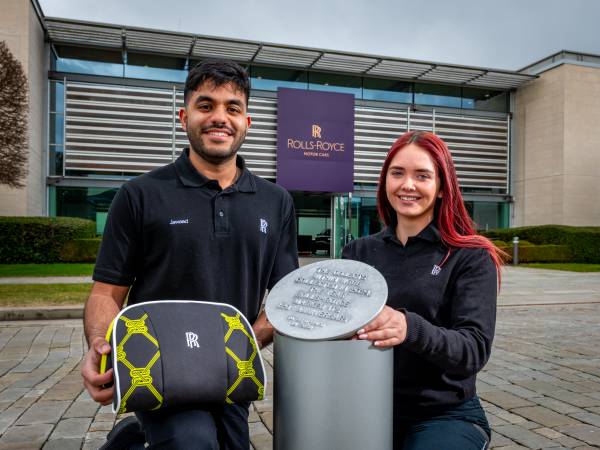 HISTORY IN THE MAKING: ROLLS-ROYCE FUTURE TALENT PUTS THE SEAL ON UNIQUE TIME CAPSULE TO MARK EXTENSION PROJECT HISTORY IN THE MAKING: ROLLS-ROYCE FUTURE TALENT PUTS THE SEAL ON UNIQUE TIME CAPSULE TO MARK EXTENSION PROJECT