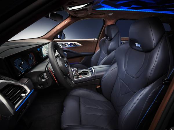 bmw xm frozen tanzanite blue 2026