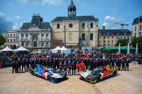 24 Heures du Mans : BMW en piste en 2024 avec la BMW M Hybrid V8 - Les