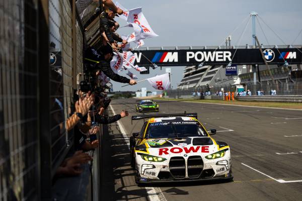 Carrera: La BMW M4 GT3 Mahle Racing Team Nürburgring Langstrecken
