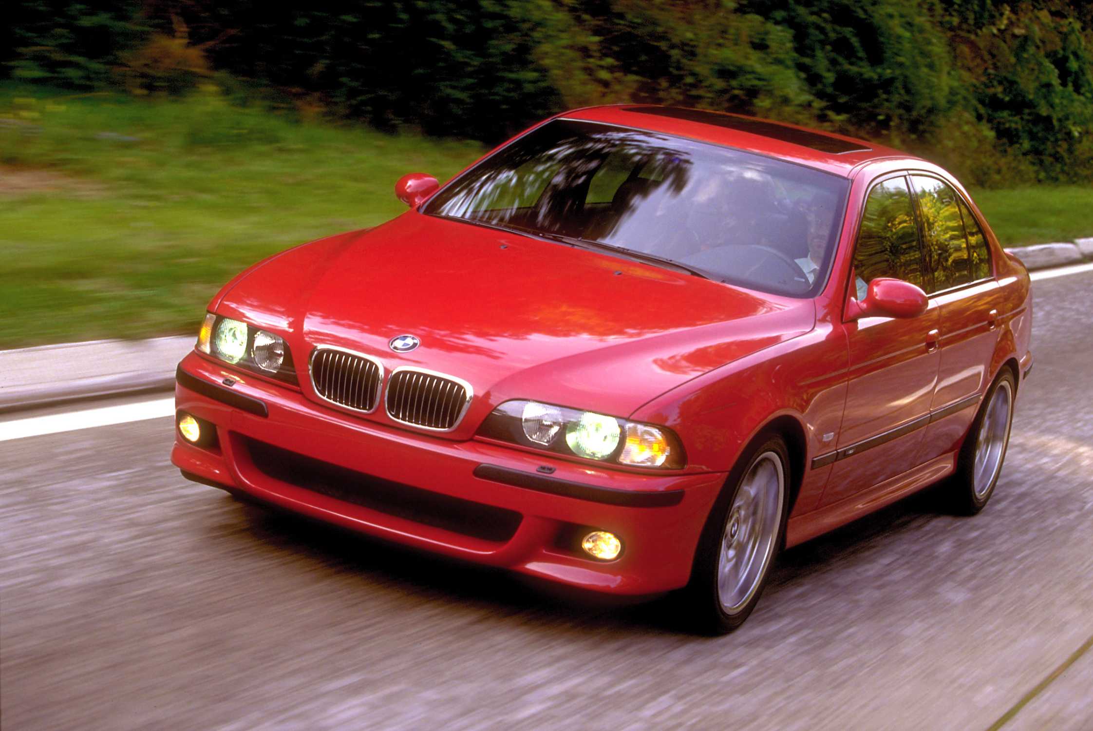 2000 E39 M5 Front View Red LowRes