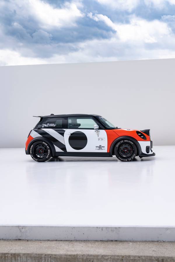 Modellino Mini Cooper Racing #37 Scala 1:50 - Tiny Giugno 2025 - Pressofuso